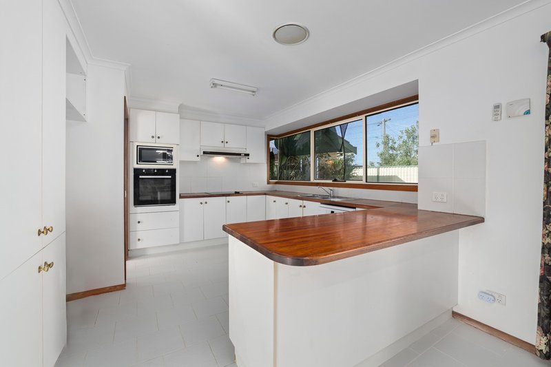 Photo - 13 Lidgerwood Close, Hoppers Crossing VIC 3029 - Image 6