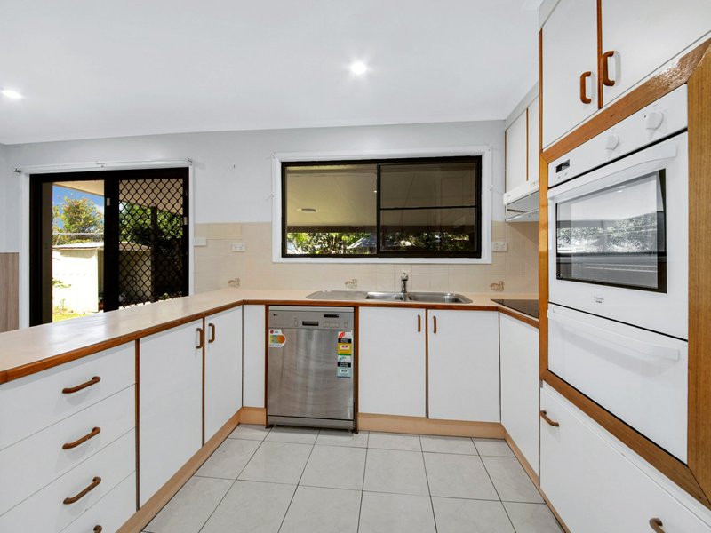 Photo - 13 Lilly Street, Boyne Island QLD 4680 - Image 7