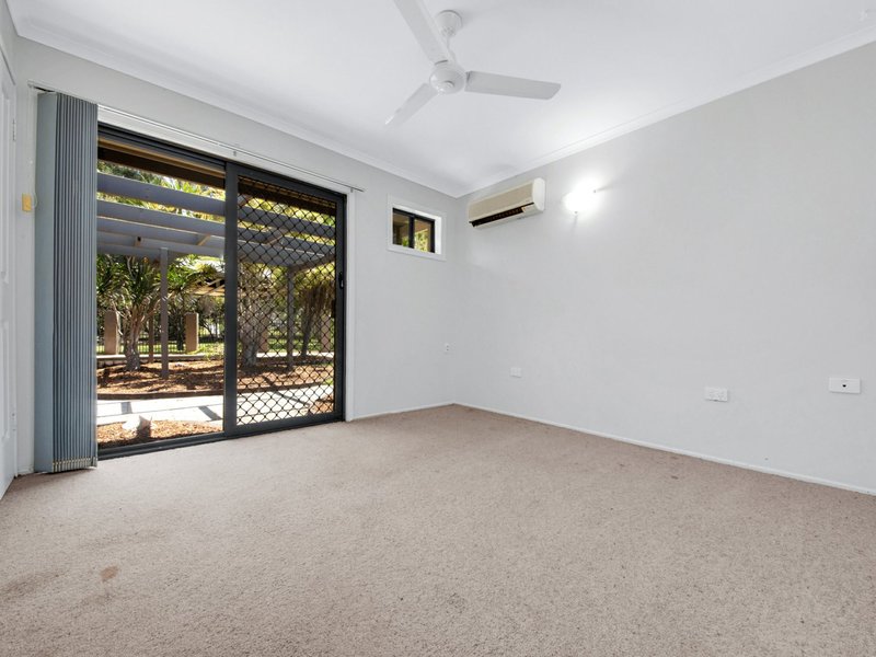 Photo - 13 Lilly Street, Boyne Island QLD 4680 - Image 12