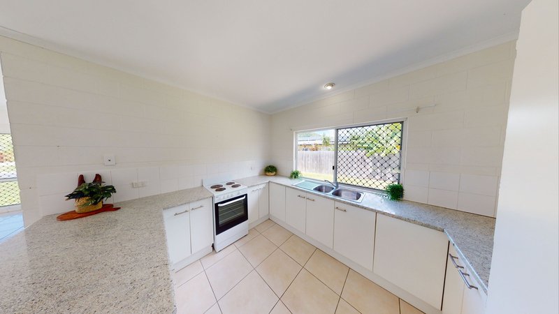 Photo - 13 Limpet Close, Trinity Beach QLD 4879 - Image 3