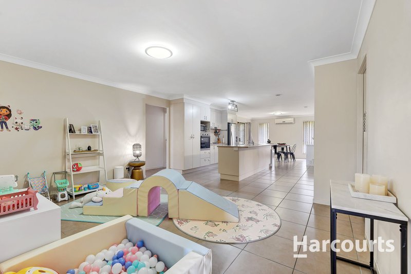 Photo - 13 Linfield Street, Hillcrest QLD 4118 - Image 6