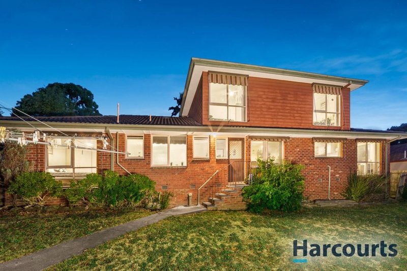 Photo - 13 Linsley Way, Wantirna VIC 3152 - Image 6