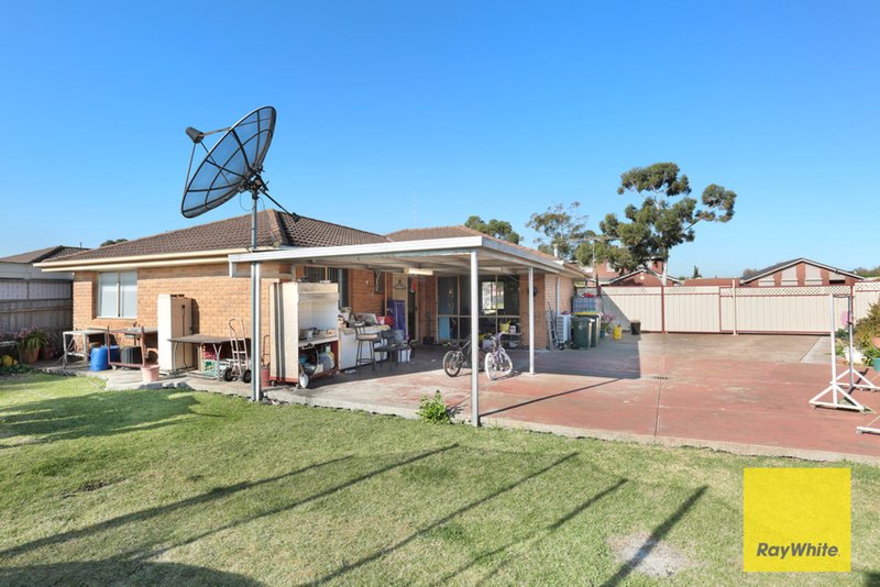 Photo - 13 Longfellow Drive, Delahey VIC 3037 - Image 12