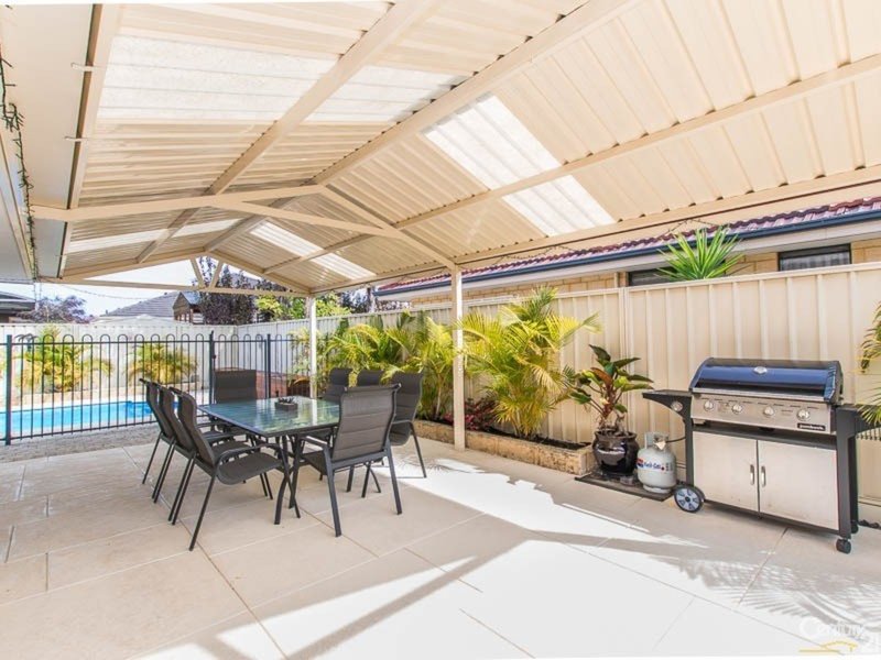 13 Longshaw Circuit, Canning Vale WA 6155