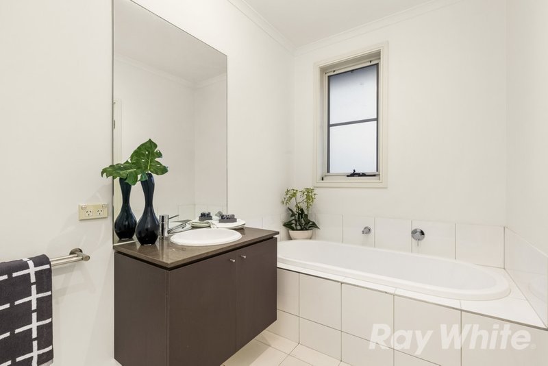 Photo - 13 Lords Avenue, Mulgrave VIC 3170 - Image 9