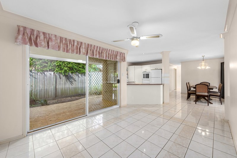 Photo - 13 Lorenc Place, Bridgeman Downs QLD 4035 - Image 4