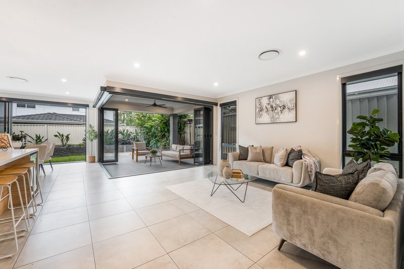 Photo - 13 Lorraine Road, Edmondson Park NSW 2174 - Image 4