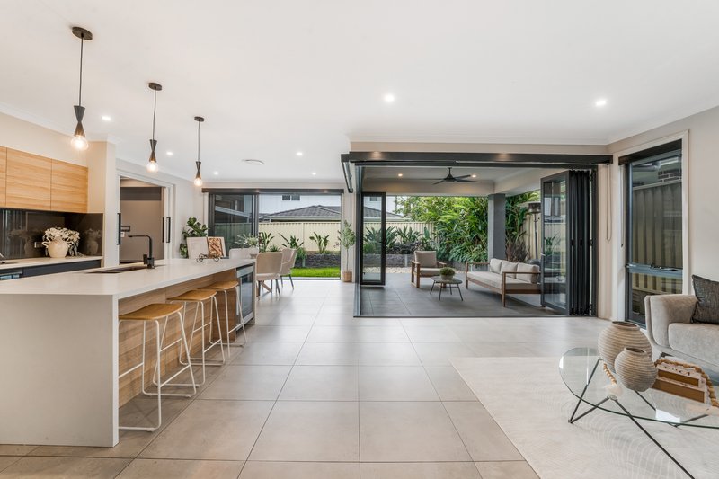 Photo - 13 Lorraine Road, Edmondson Park NSW 2174 - Image 5