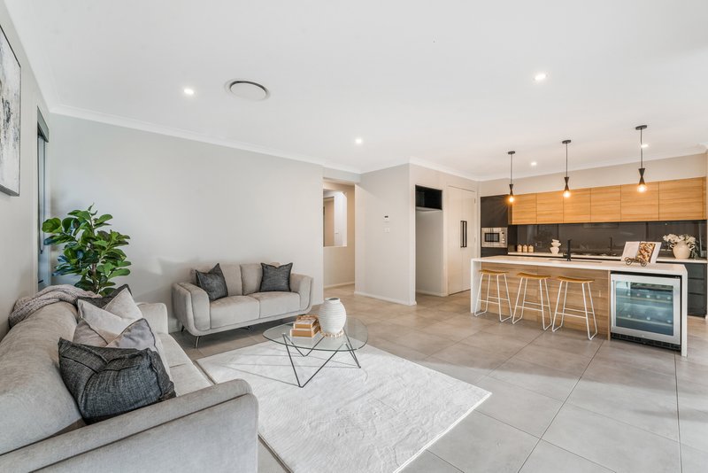 Photo - 13 Lorraine Road, Edmondson Park NSW 2174 - Image 9