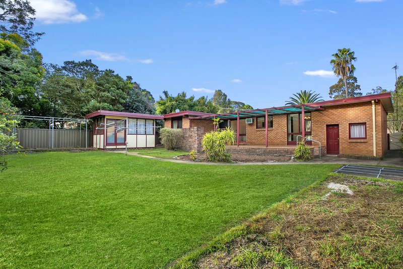 Photo - 13 Louise Avenue, Baulkham Hills NSW 2153 - Image 4