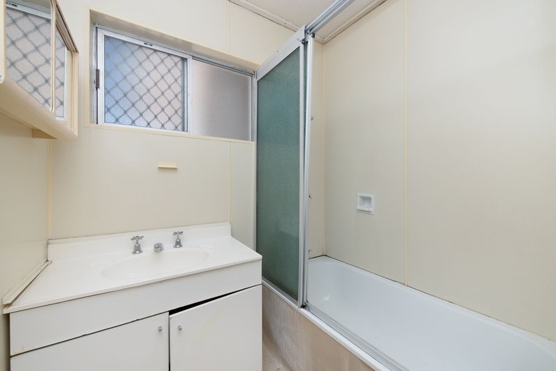 Photo - 13 Lumeah Street, Cranbrook QLD 4814 - Image 6