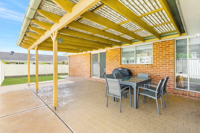 Photo - 13 Lupton Place, Horningsea Park NSW 2171 - Image 15