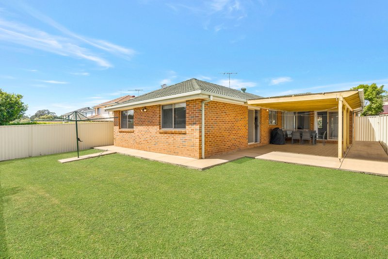 Photo - 13 Lupton Place, Horningsea Park NSW 2171 - Image 16