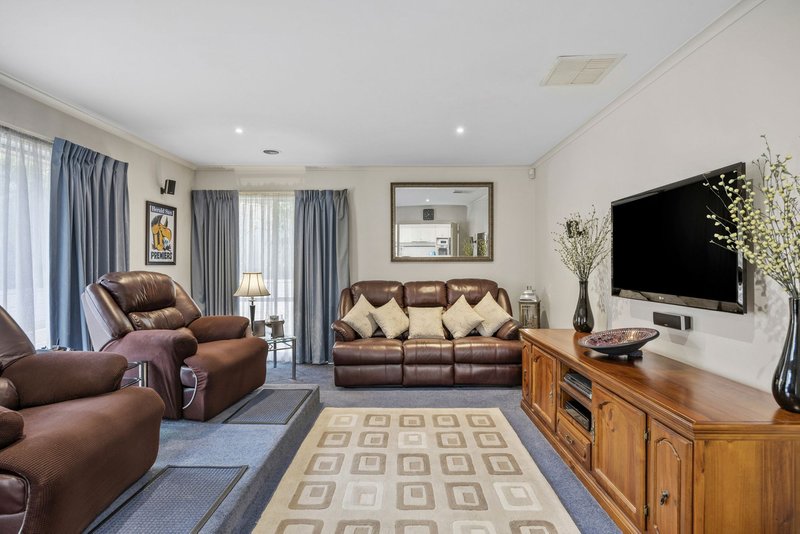 Photo - 13 Lynch Court, Berwick VIC 3806 - Image 7