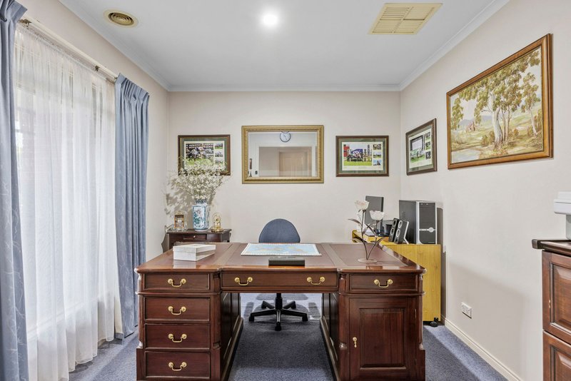 Photo - 13 Lynch Court, Berwick VIC 3806 - Image 12