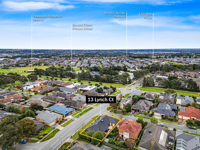 Photo - 13 Lynch Court, Berwick VIC 3806 - Image 17