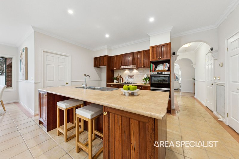 Photo - 13 Macalister Place, Pakenham VIC 3810 - Image 5