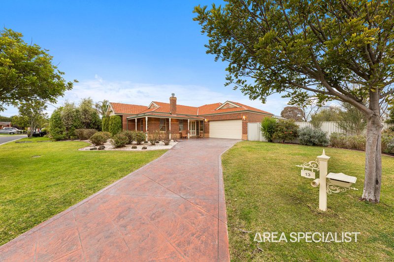 Photo - 13 Macalister Place, Pakenham VIC 3810 - Image 11