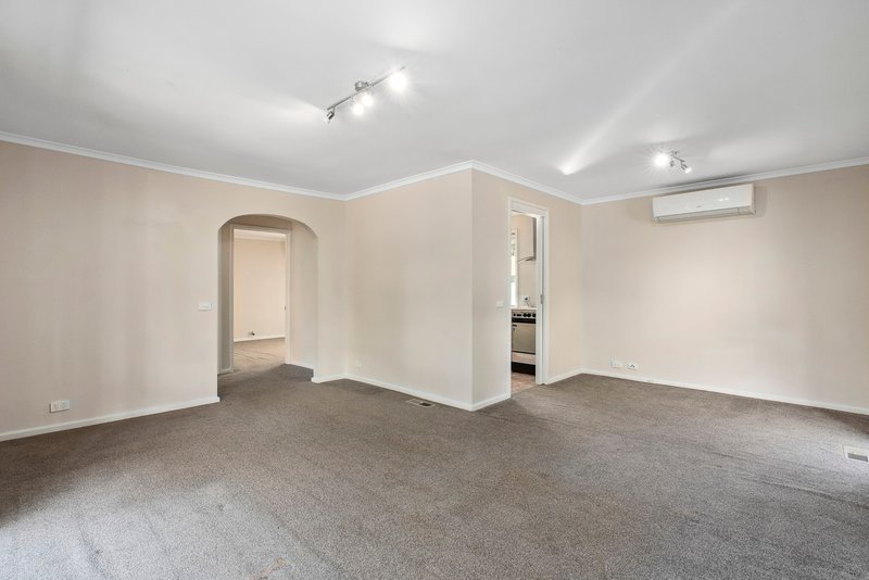 Photo - 13 Mackie Crescent, Stirling ACT 2611 - Image 4