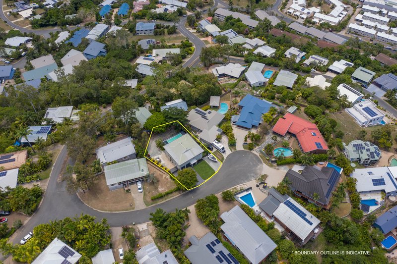 Photo - 13 Macona Crescent, Cannonvale QLD 4802 - Image 8