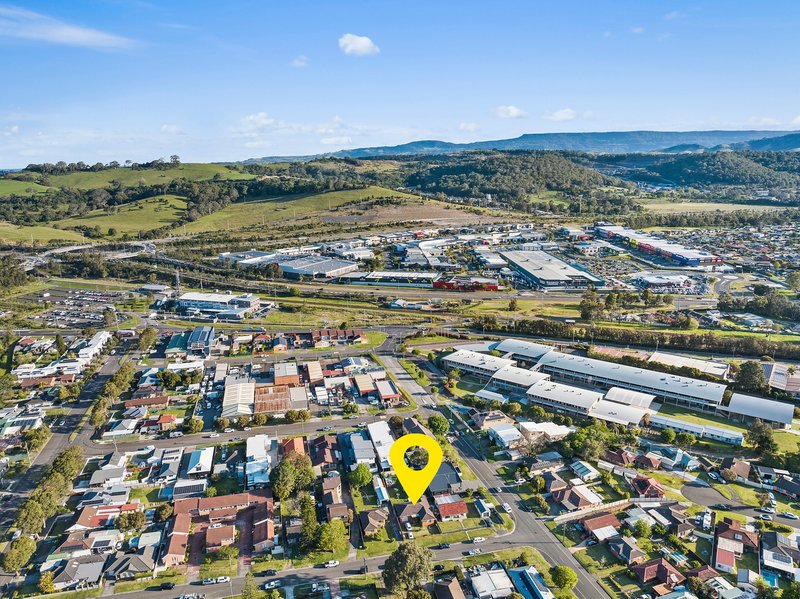 Photo - 13 Madden Street, Oak Flats NSW 2529 - Image 9