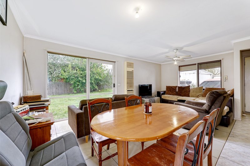 Photo - 13 Magpie Court, Meadow Heights VIC 3048 - Image 3