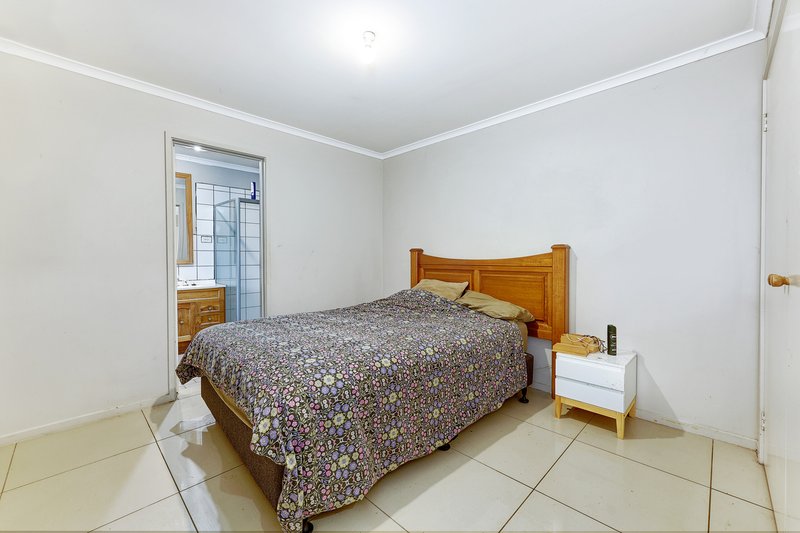Photo - 13 Magpie Court, Meadow Heights VIC 3048 - Image 7