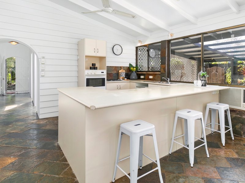 Photo - 13 Mahogany Street, Holloways Beach QLD 4878 - Image 5