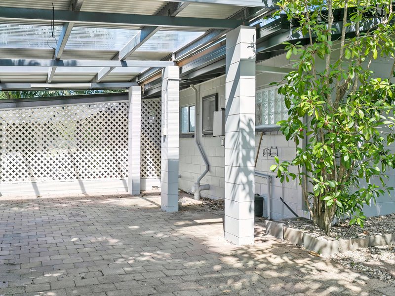 Photo - 13 Mahogany Street, Holloways Beach QLD 4878 - Image 19