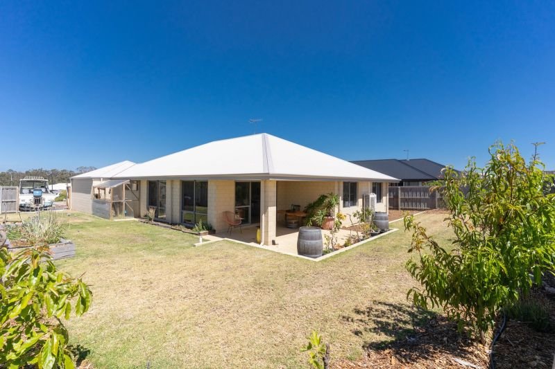 Photo - 13 Mahoney Street, Margaret River WA 6285 - Image 9