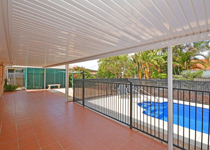 Photo - 13 Mainsail Court, Point Vernon QLD 4655 - Image 14