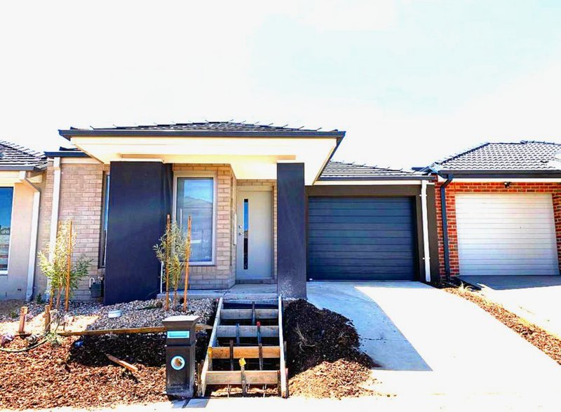 Photo - 13 Major Way, Tarneit VIC 3029 - Image 1