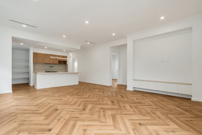 Photo - 13 Malcolm Street, Beveridge VIC 3753 - Image 4
