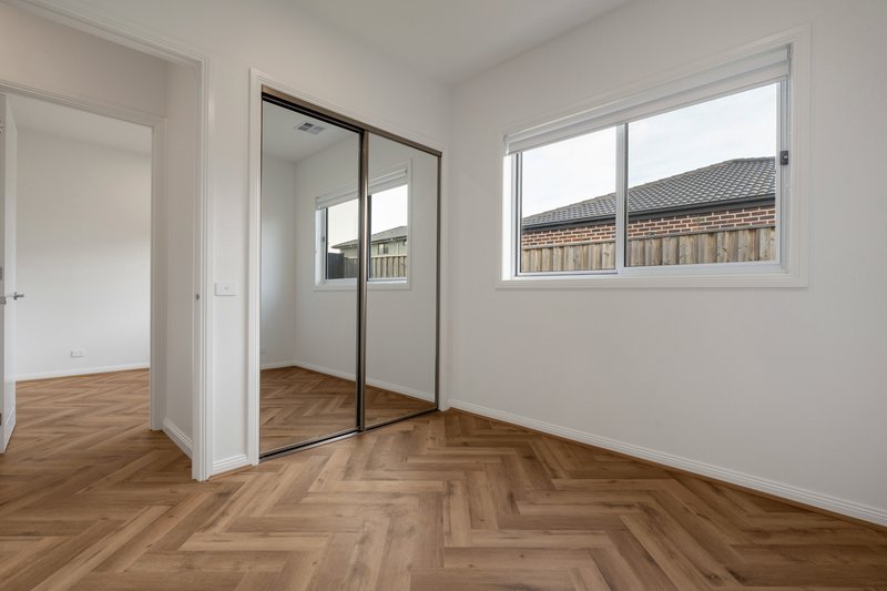 Photo - 13 Malcolm Street, Beveridge VIC 3753 - Image 14