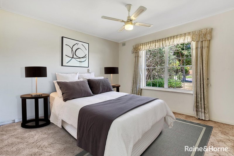 Photo - 13 Mallen Street, Morphett Vale SA 5162 - Image 4