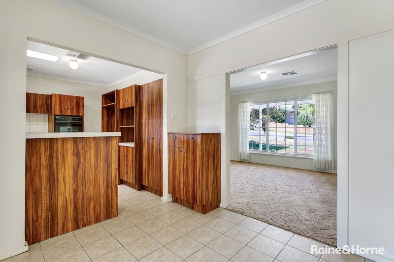 Photo - 13 Mallen Street, Morphett Vale SA 5162 - Image 7