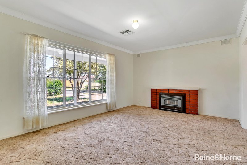 Photo - 13 Mallen Street, Morphett Vale SA 5162 - Image 8