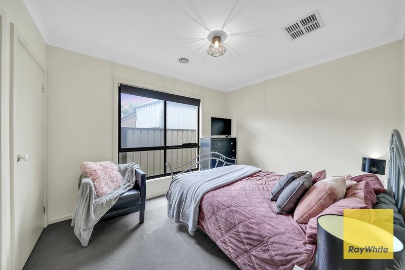 Photo - 1/3 Manny Paul Circuit, Burnside Heights VIC 3023 - Image 9