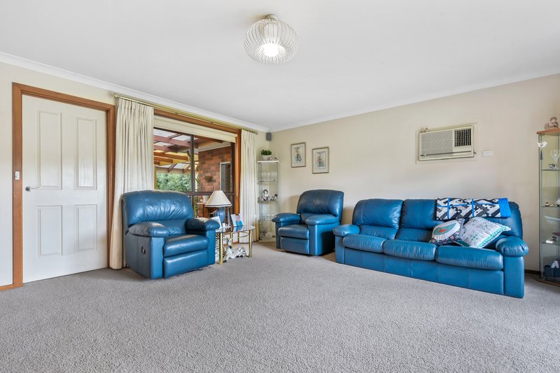 Photo - 13 Mansfield Street, Berwick VIC 3806 - Image 2