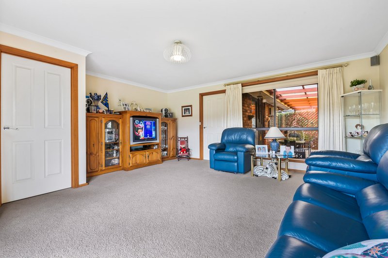 Photo - 13 Mansfield Street, Berwick VIC 3806 - Image 3