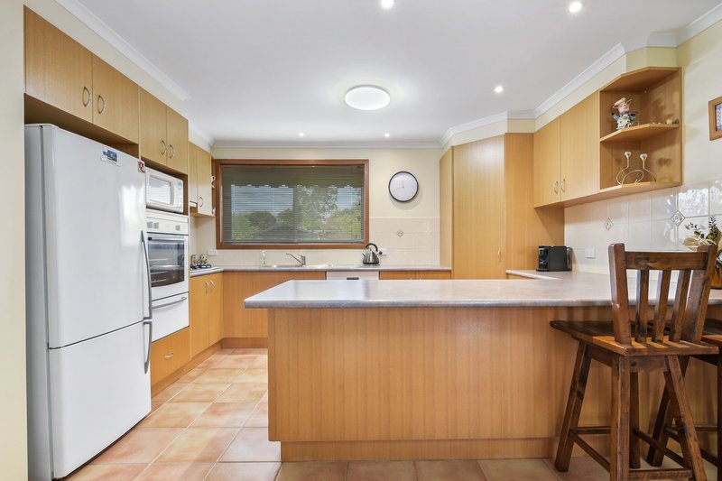 Photo - 13 Mansfield Street, Berwick VIC 3806 - Image 4