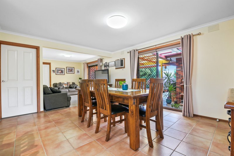 Photo - 13 Mansfield Street, Berwick VIC 3806 - Image 5