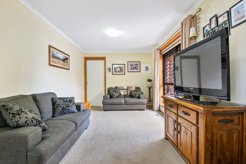 Photo - 13 Mansfield Street, Berwick VIC 3806 - Image 6