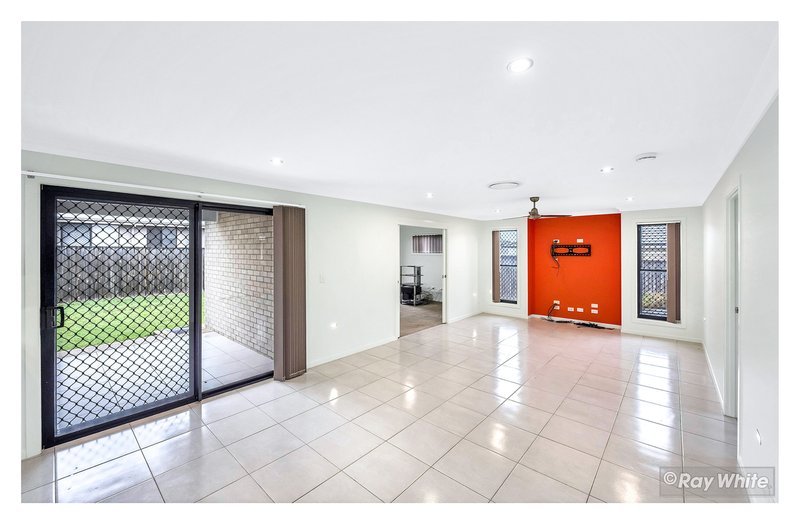 Photo - 13 Maple Street, Norman Gardens QLD 4701 - Image 10