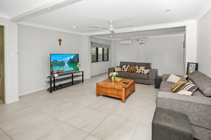 Photo - 13 Marian Close, Smithfield QLD 4878 - Image 9