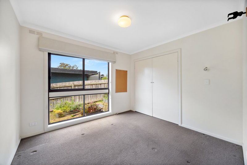 Photo - 13 Marina Drive, Mount Clear VIC 3350 - Image 12