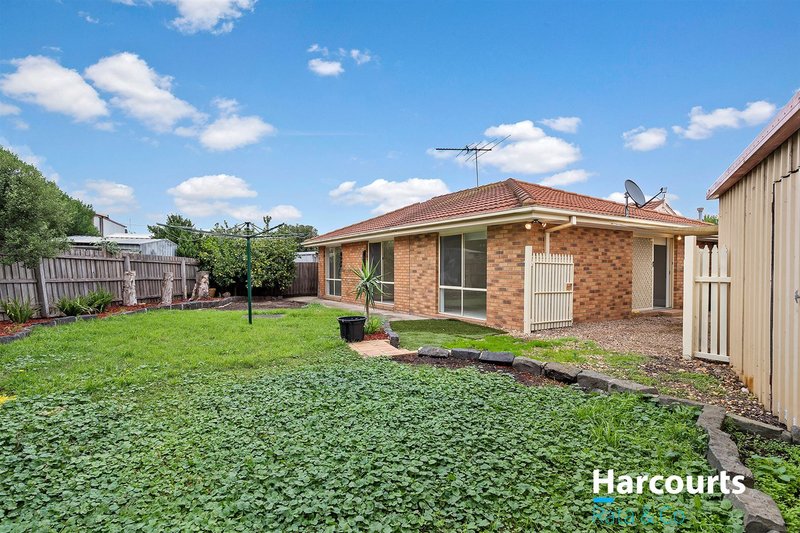 Photo - 13 Marsden Court, Mill Park VIC 3082 - Image 8