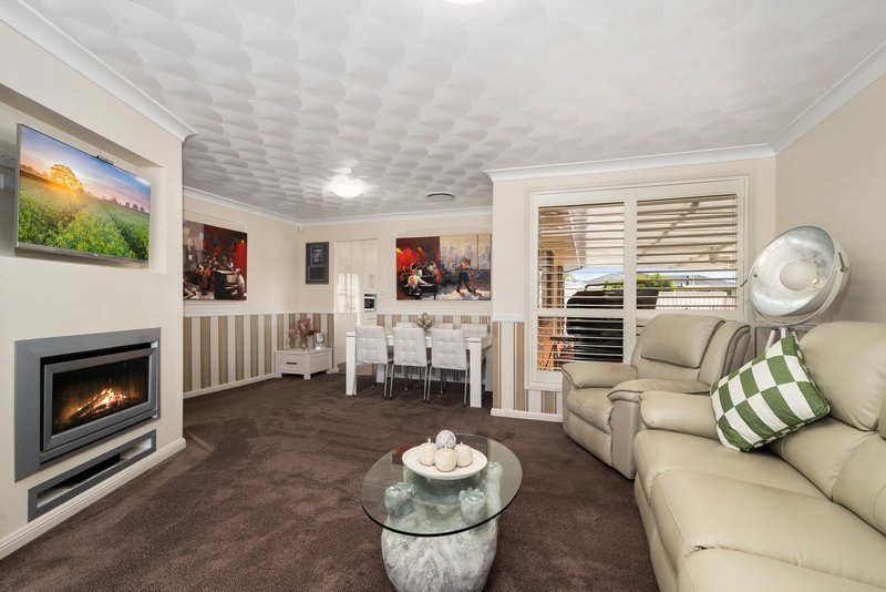 Photo - 13 Massa Place, Claremont Meadows NSW 2747 - Image 2