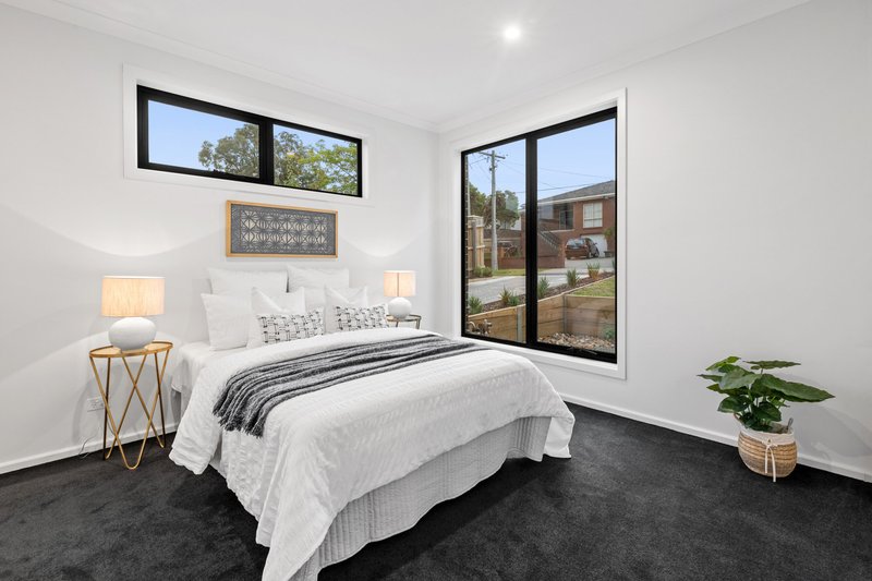 Photo - 1/3 Mccubbin Street, Burwood VIC 3125 - Image 9