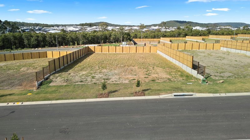 Photo - 13 Mcdonnell Circuit, Yarrabilba QLD 4207 - Image 2